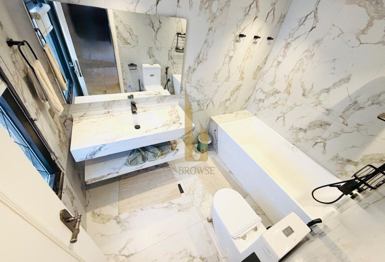 Shared Pool+Private Garden | 4BR Ensuite photo 24