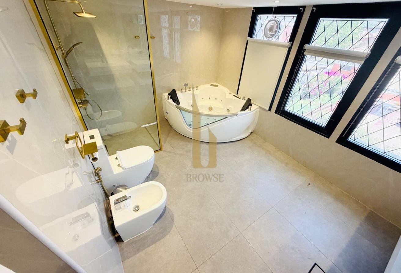 Shared Pool+Private Garden | 4BR Ensuite photo 25