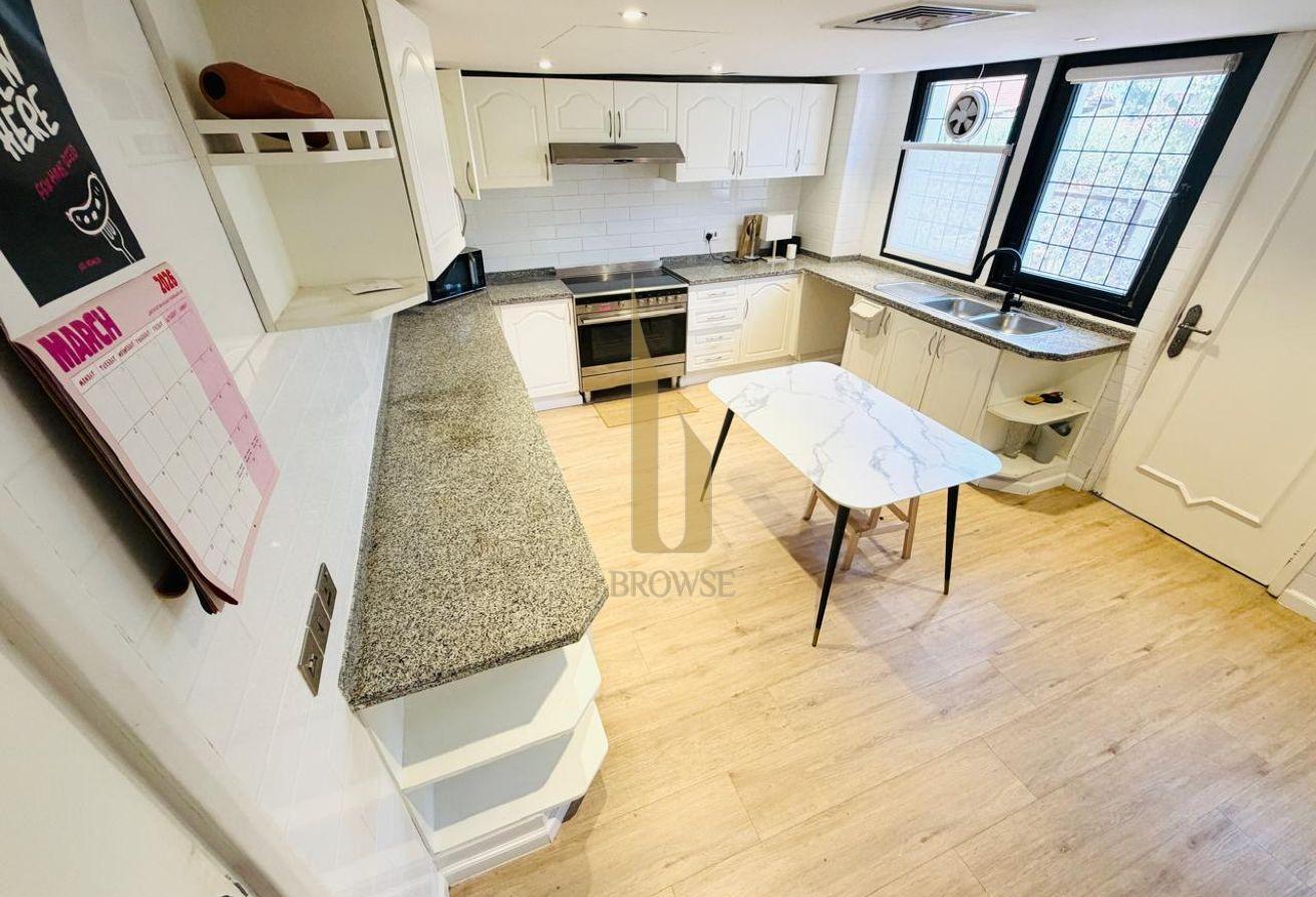 Shared Pool+Private Garden | 4BR Ensuite photo 23