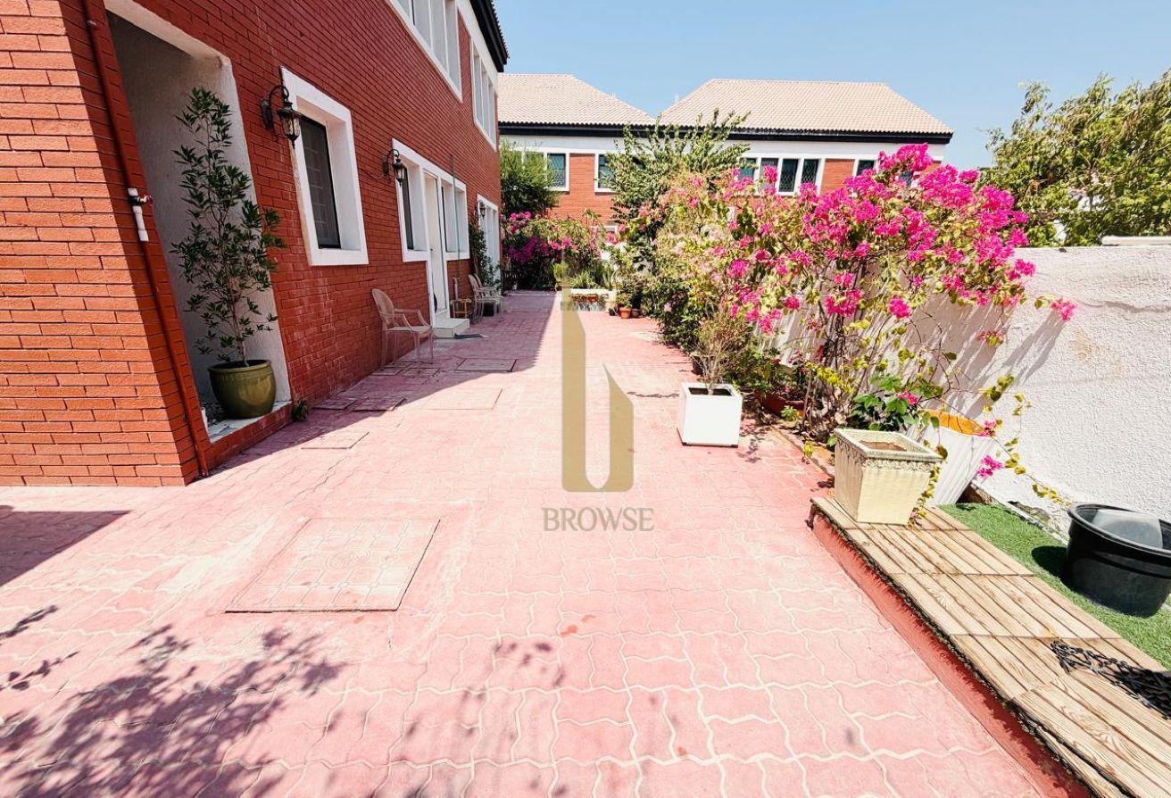 Shared Pool+Private Garden | 4BR Ensuite photo 5