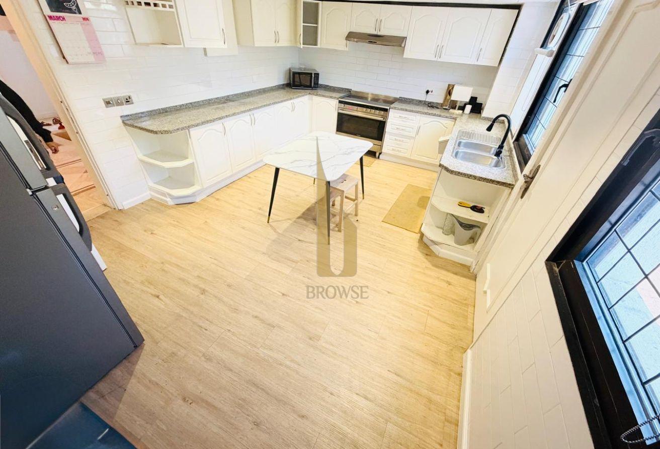 Shared Pool+Private Garden | 4BR Ensuite photo 20