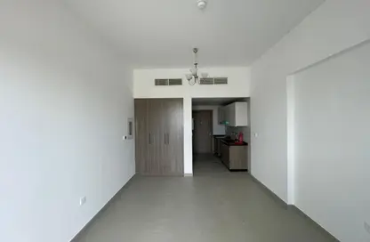 شقة - 1 حمام للايجار في السكن الإمبراطوري - المدينة العالمية المرحلة 2 - 4 الورسان - الورسان - دبي