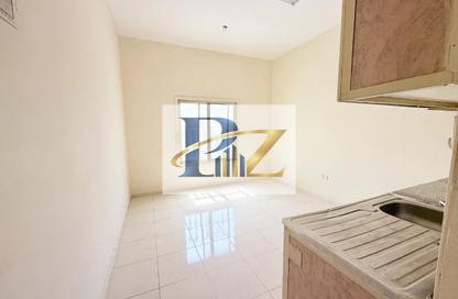 Apartment - Studio - 1 for rent in Fire Station Road - Muwaileh - Sharjah