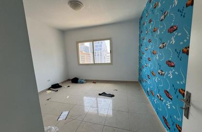 Apartment - 3 Bedrooms - 4 Bathrooms for rent in Thuraya Al Majaz Building - Al Majaz 3 - Al Majaz - Sharjah