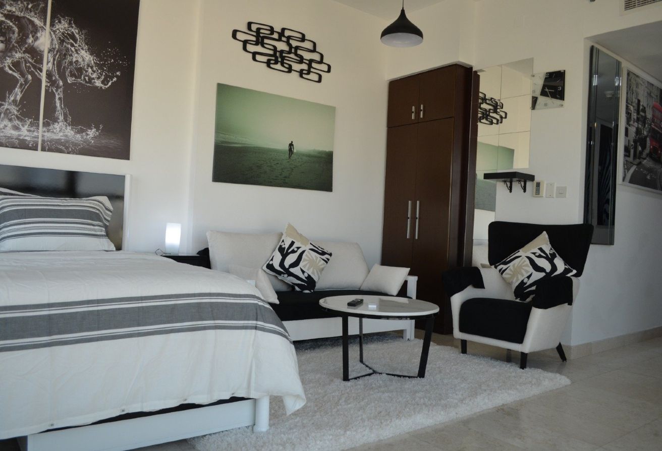 Charming Studio | High Floor | Stunning Views