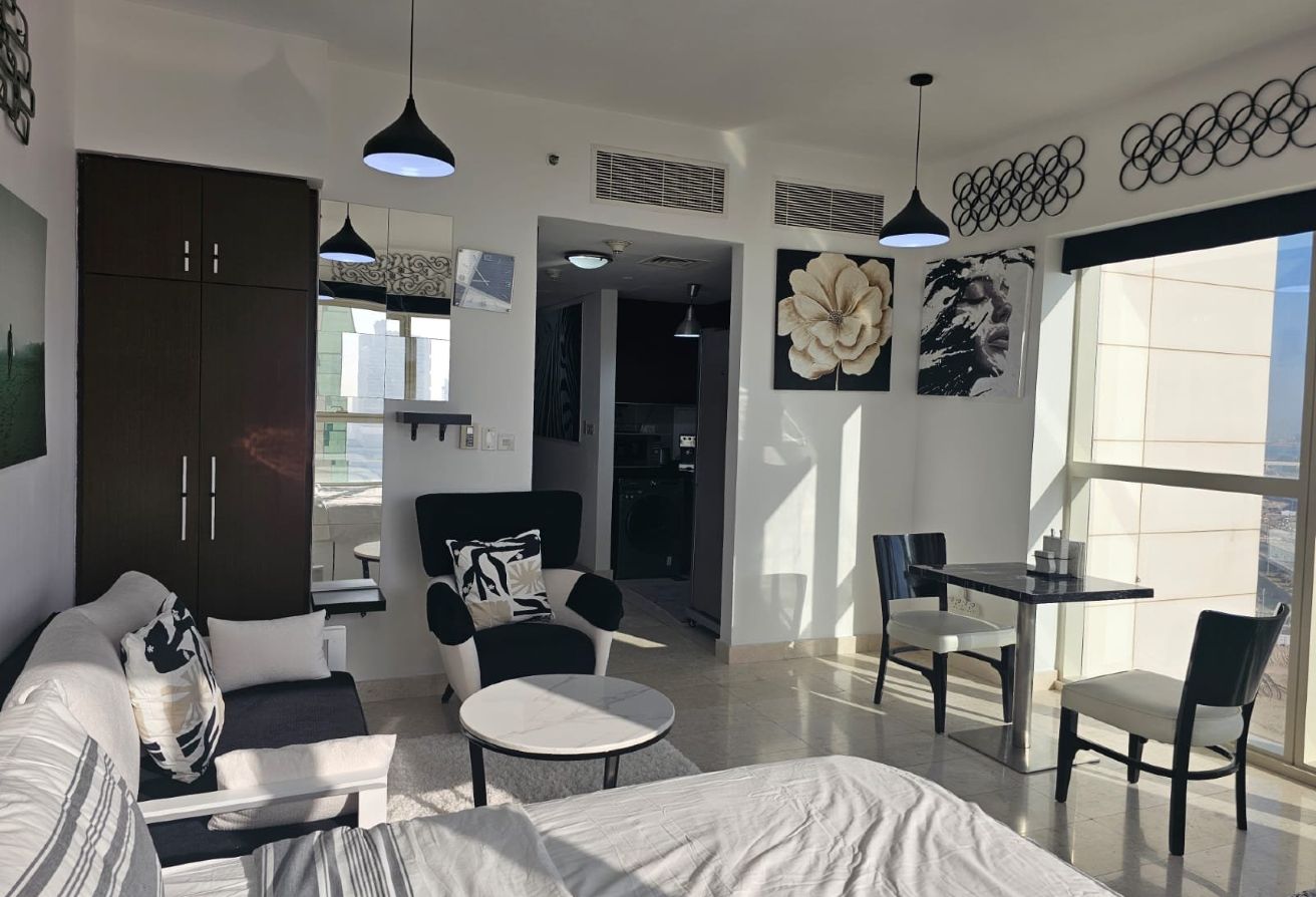 Charming Studio | High Floor | Stunning Views