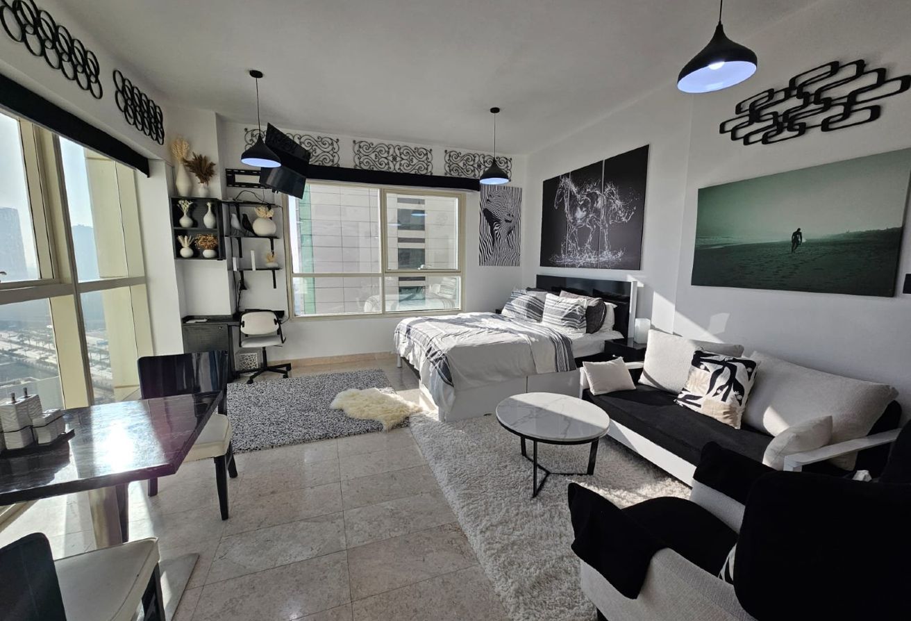 Charming Studio | High Floor | Stunning Views