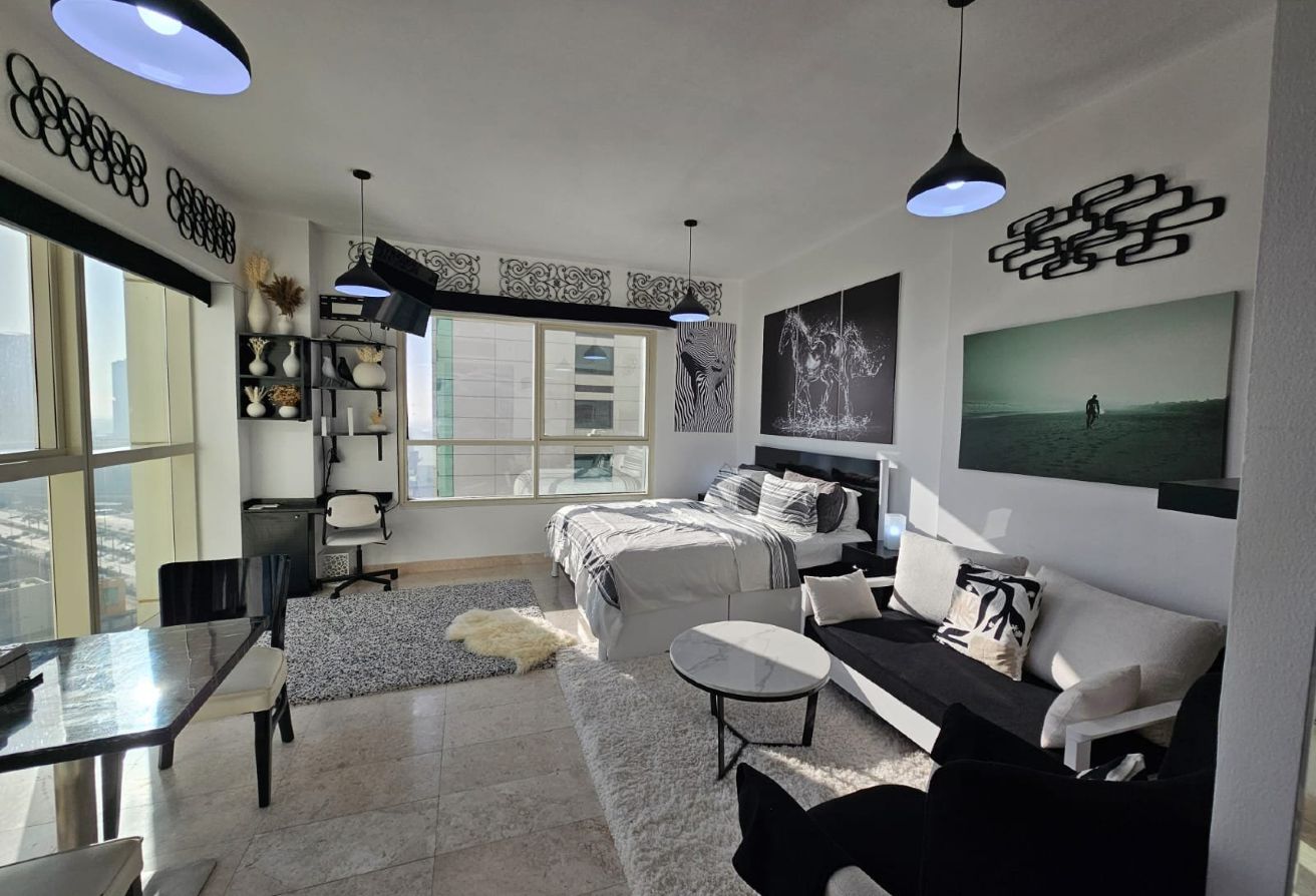 Charming Studio | High Floor | Stunning Views