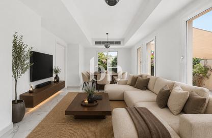 Villa - 2 Bedrooms - 3 Bathrooms for rent in Springs 11 - The Springs - Dubai