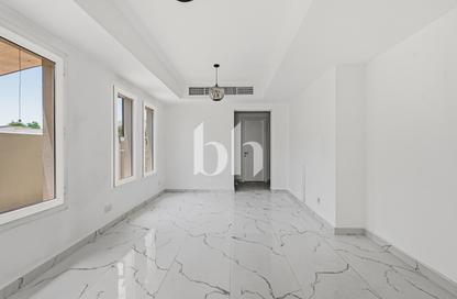 Villa - 2 Bedrooms - 3 Bathrooms for rent in Springs 11 - The Springs - Dubai