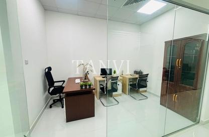 Office Space - Studio - 1 Bathroom for rent in Red Avenue - Al Garhoud - Dubai