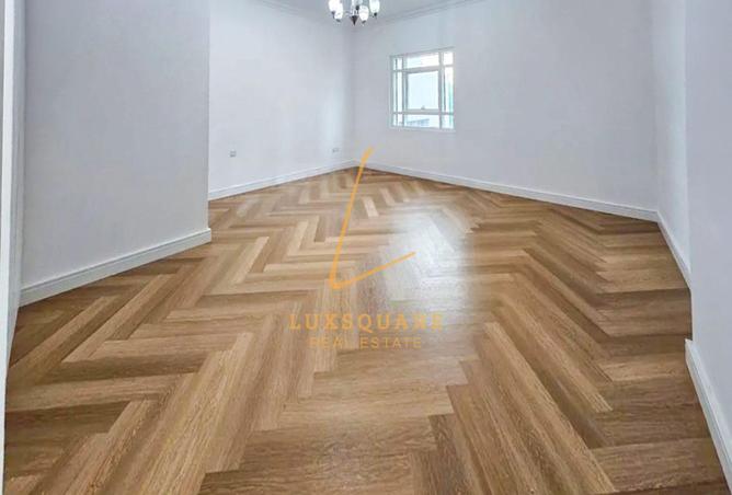 74252608 - Property Image 2