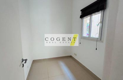 Villa - 2 Bedrooms - 3 Bathrooms for rent in Springs 8 - The Springs - Dubai
