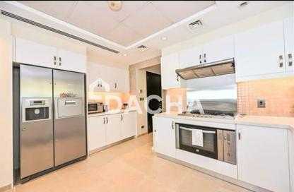 Villa - 3 Bedrooms - 4 Bathrooms for sale in District 8 - Royal Park - Jumeirah Park - Dubai