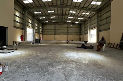 Warehouse - Studio - 3 Bathrooms for rent in Umm Al Thuoob - Umm Al Quwain