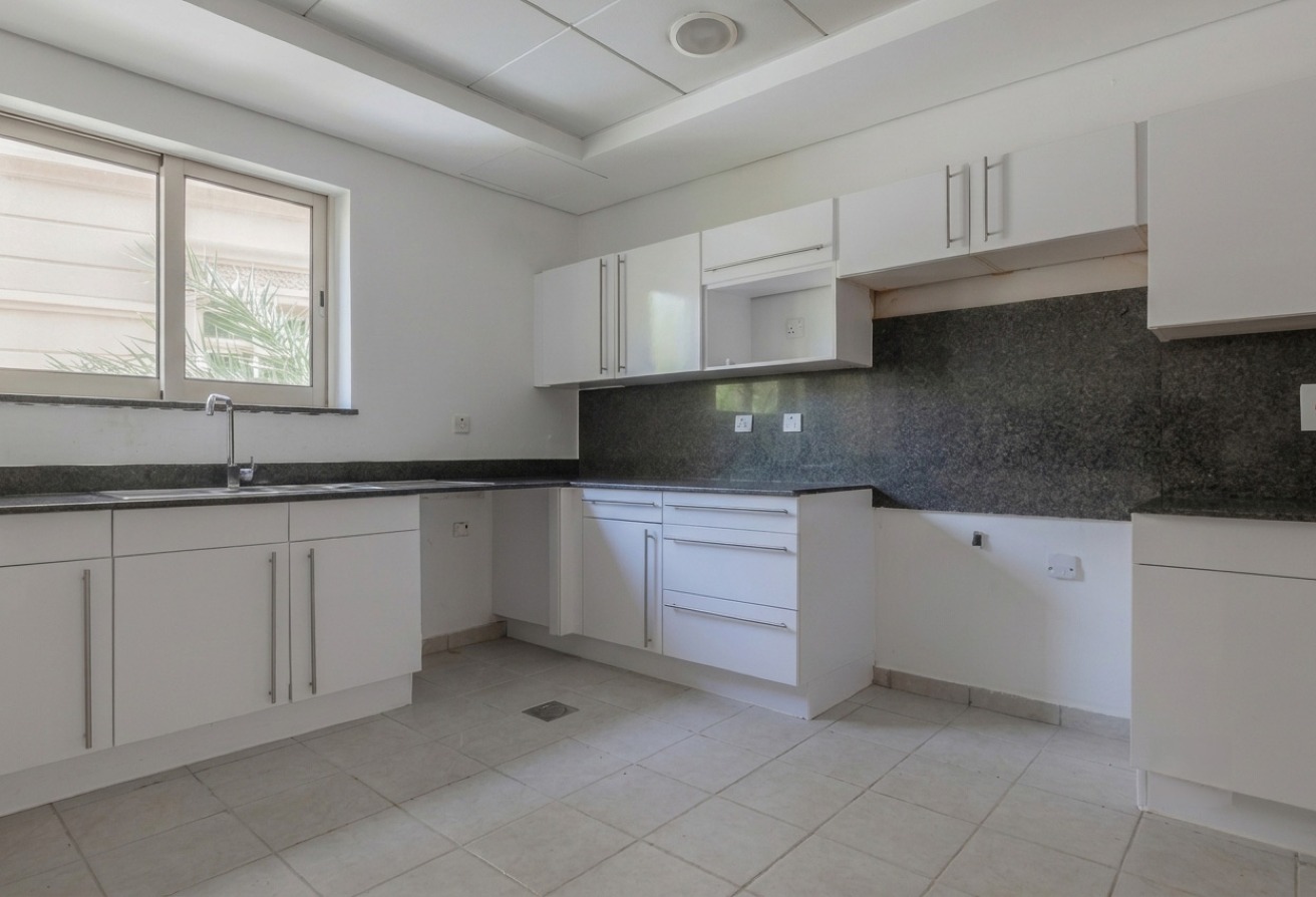 4 bedroom villa in Cluster 35, Jumeirah Islands: 13