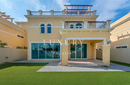 Villa - 4 Bedrooms - 5 Bathrooms for sale in District 9 - Jumeirah Park - Dubai