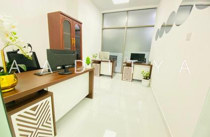 Office Space - Studio - 1 Bathroom for rent in Red Avenue - Al Garhoud - Dubai