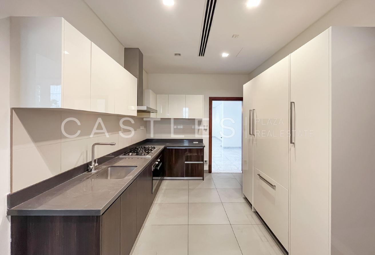 Ready To Move In | Contemporary Villa photo 11