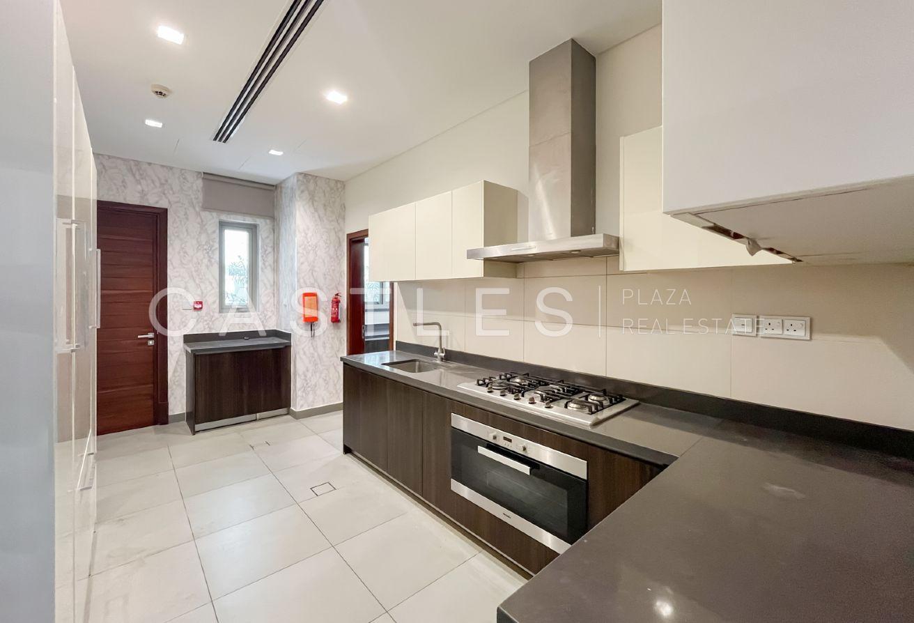 Ready To Move In | Contemporary Villa photo 12
