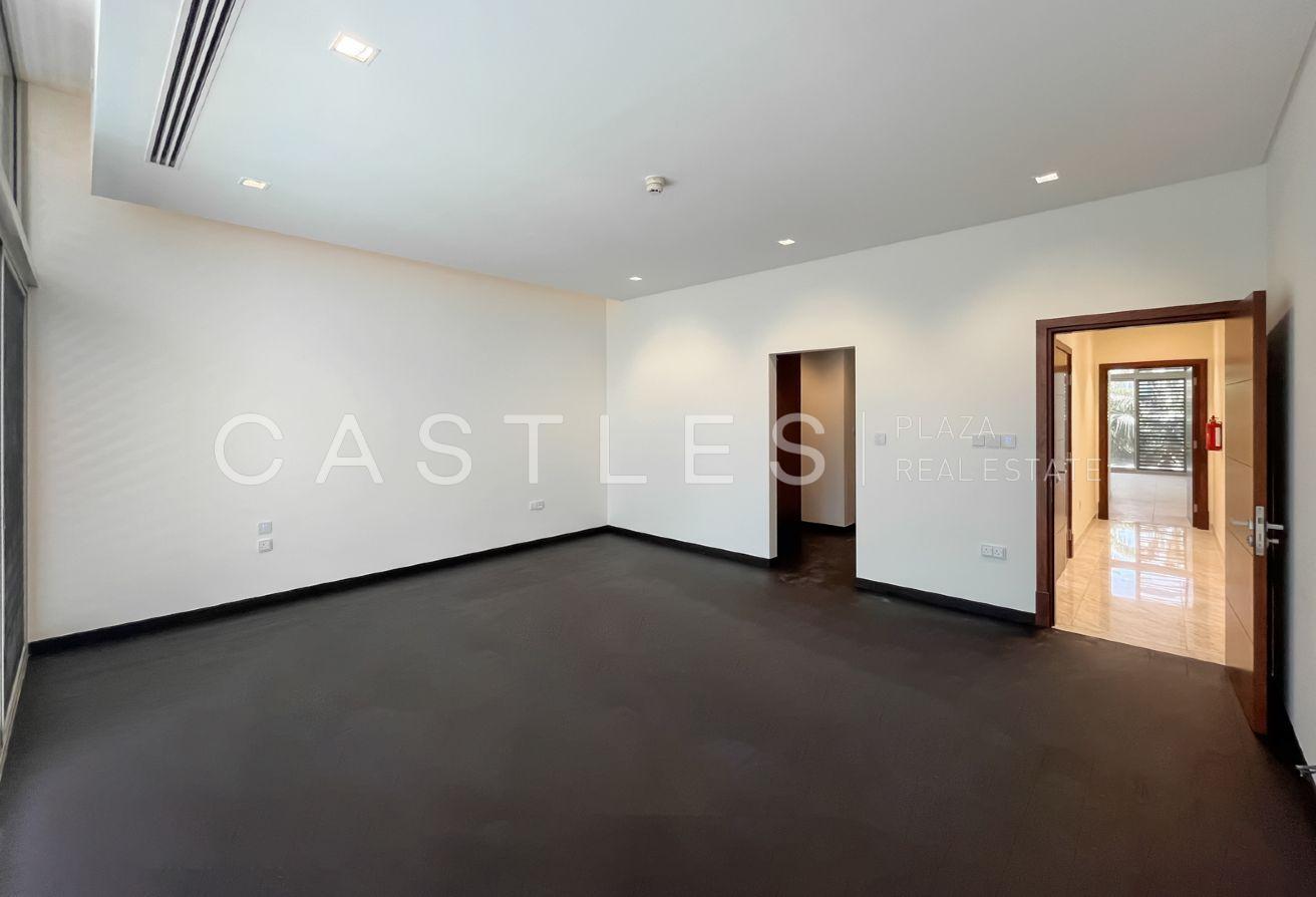 Ready To Move In | Contemporary Villa photo 15