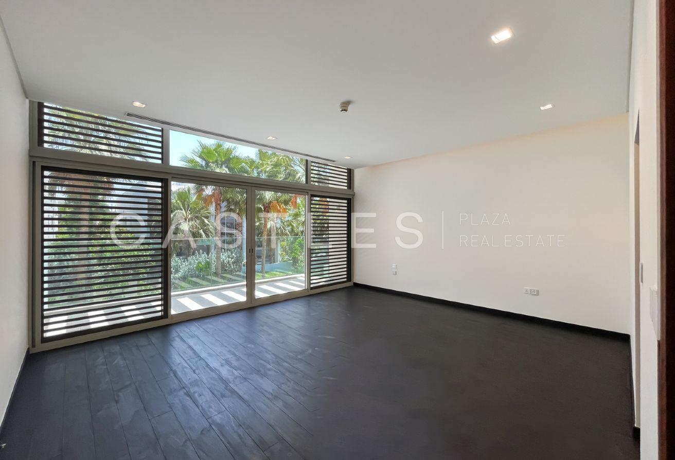 Ready To Move In | Contemporary Villa photo 14