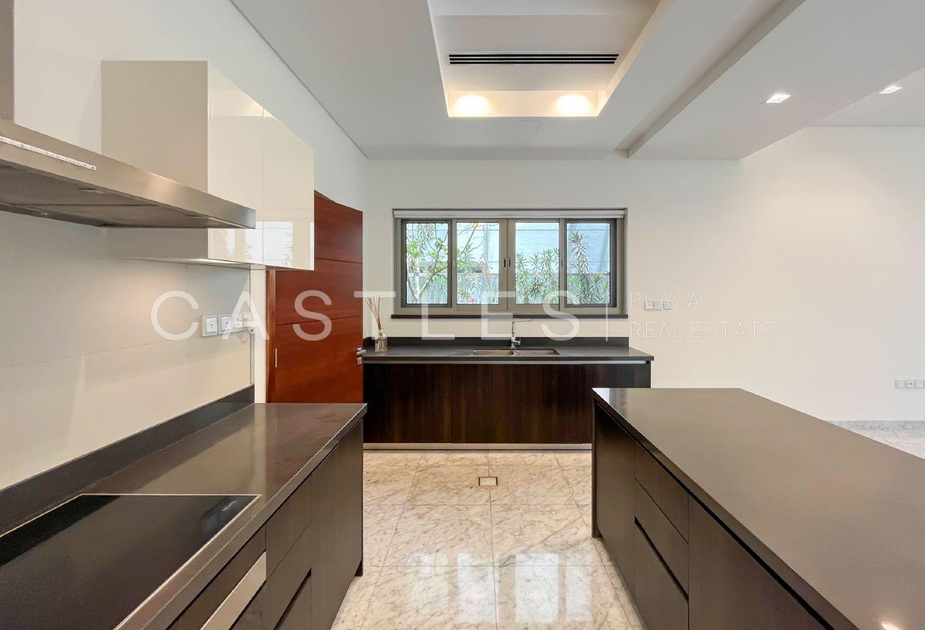 Ready To Move In | Contemporary Villa photo 9