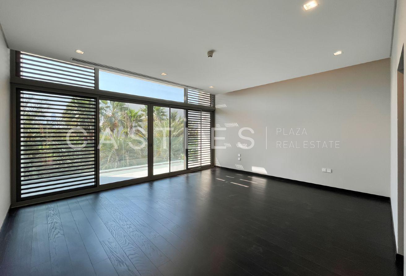 Ready To Move In | Contemporary Villa photo 16