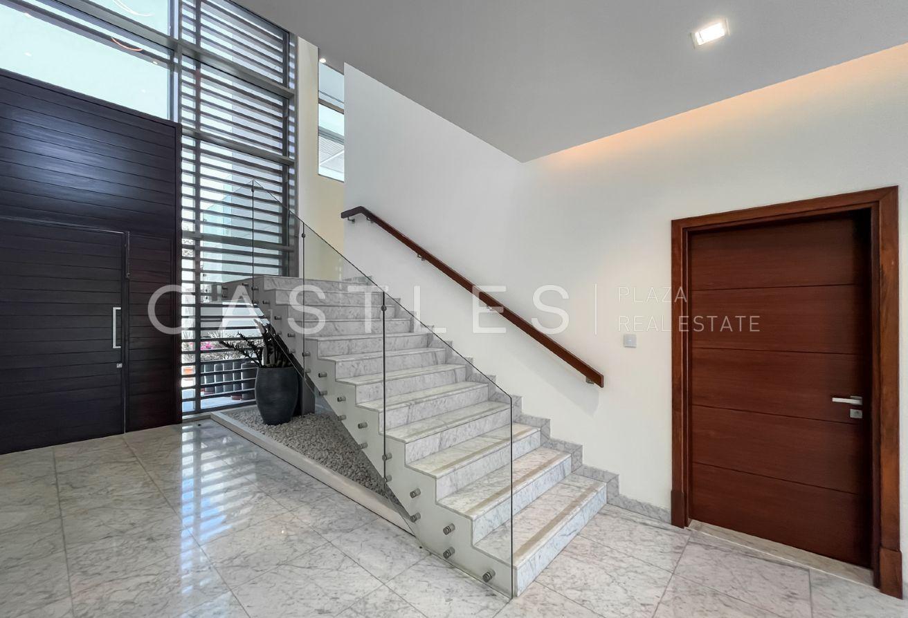 Ready To Move In | Contemporary Villa photo 7
