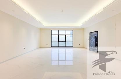 Villa - 5 Bedrooms - 6 Bathrooms for rent in Al Aweer 1 - Al Aweer - Dubai