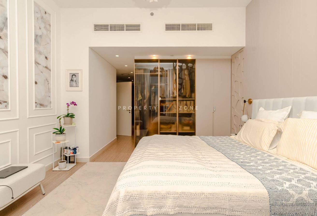 Luxury Upgraded | Fully Furnished | Contemporary photo 22