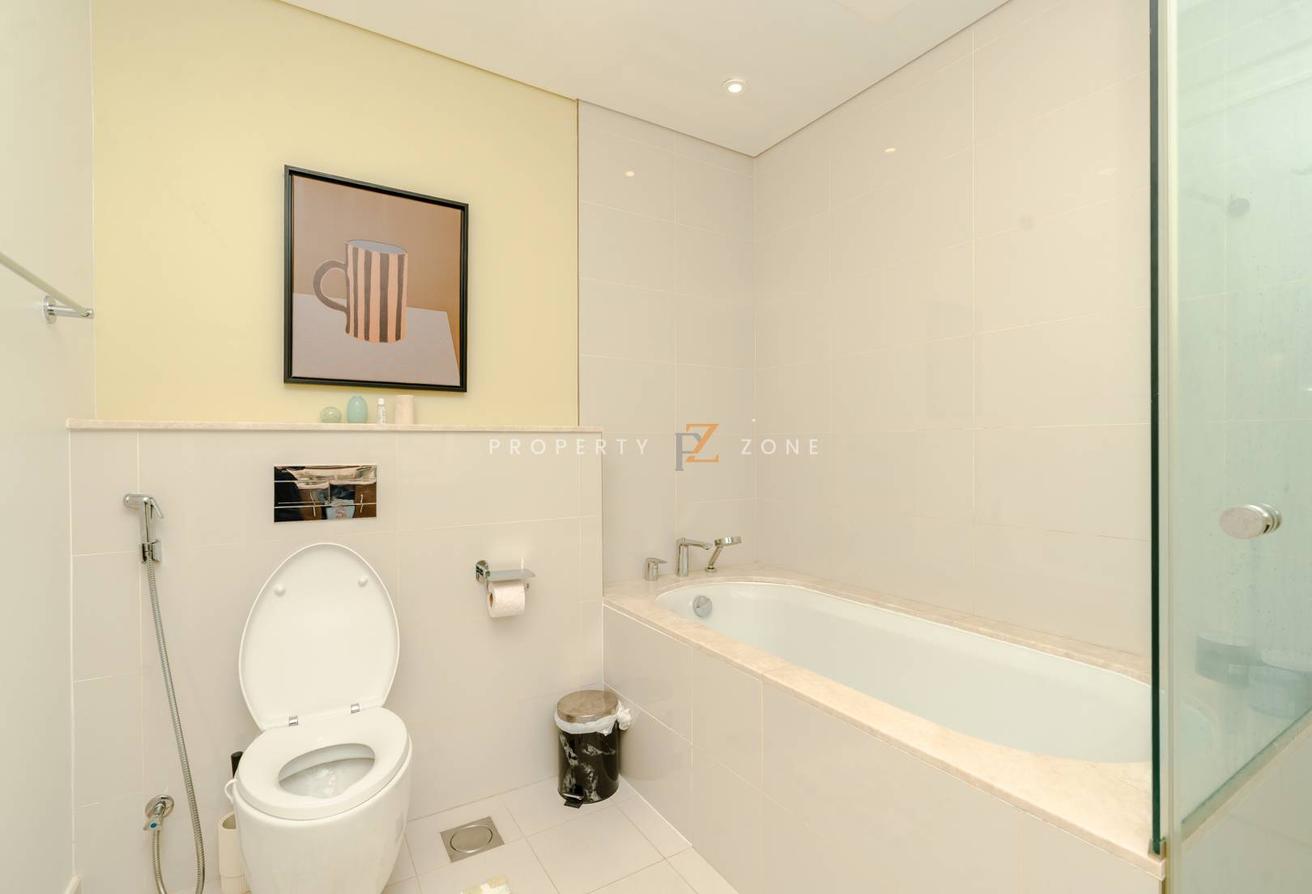 Luxury Upgraded | Fully Furnished | Contemporary photo 24