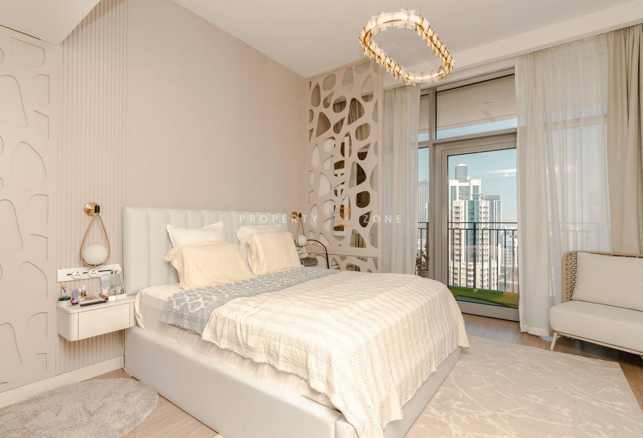 Luxury Upgraded | Fully Furnished | Contemporary photo 20
