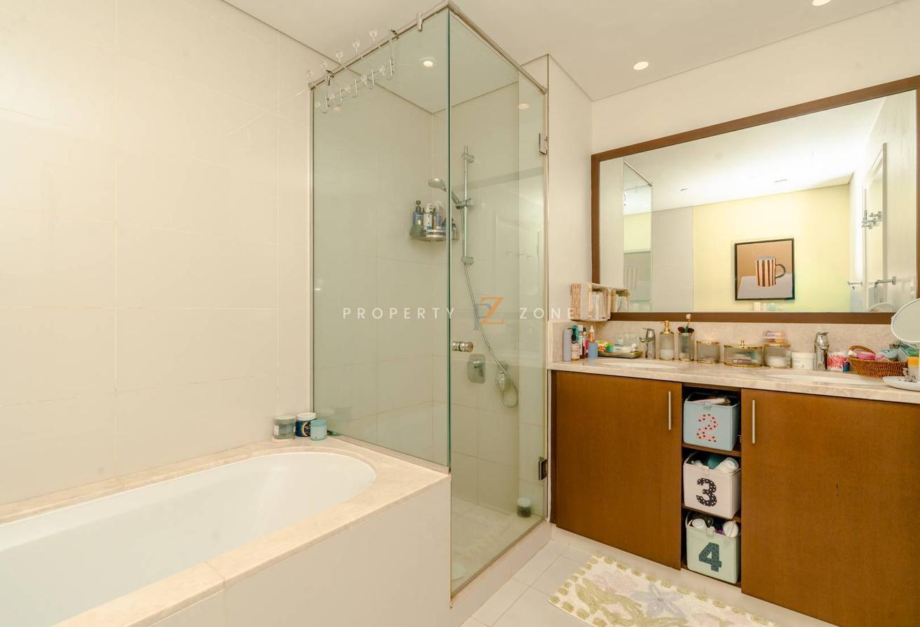 Luxury Upgraded | Fully Furnished | Contemporary photo 25