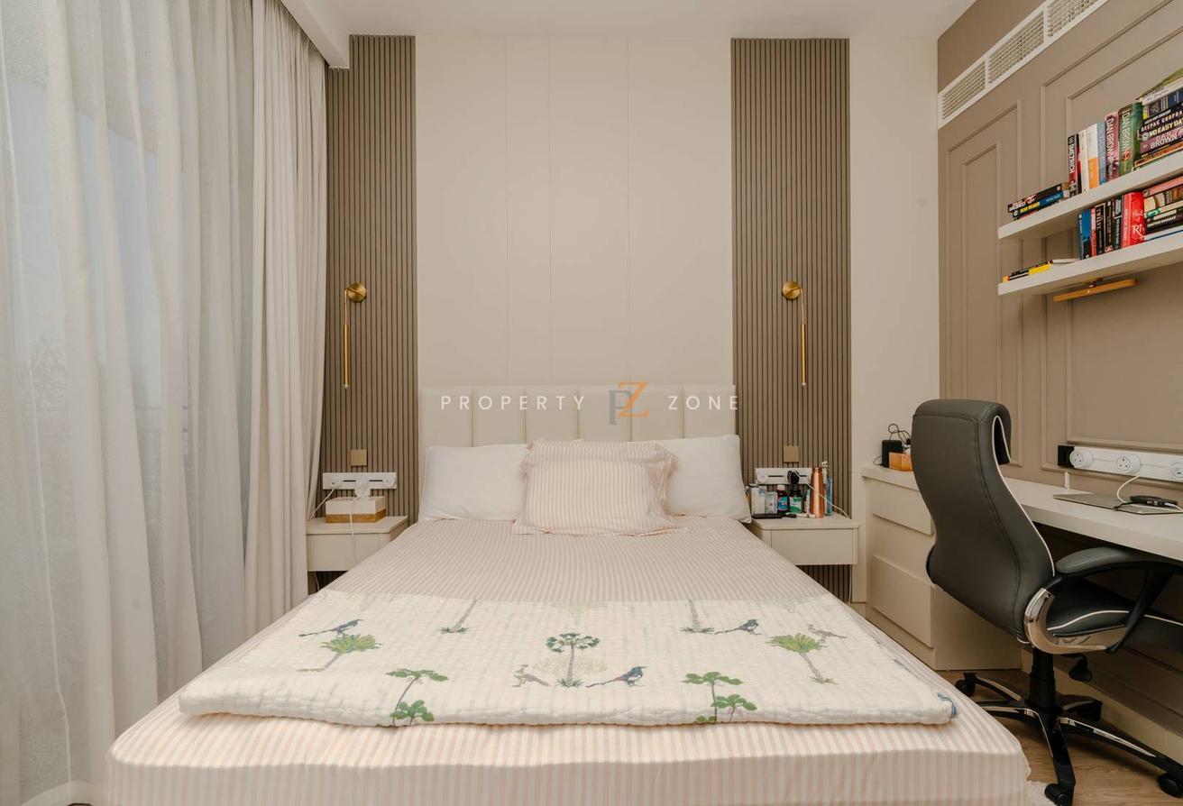 Luxury Upgraded | Fully Furnished | Contemporary photo 17
