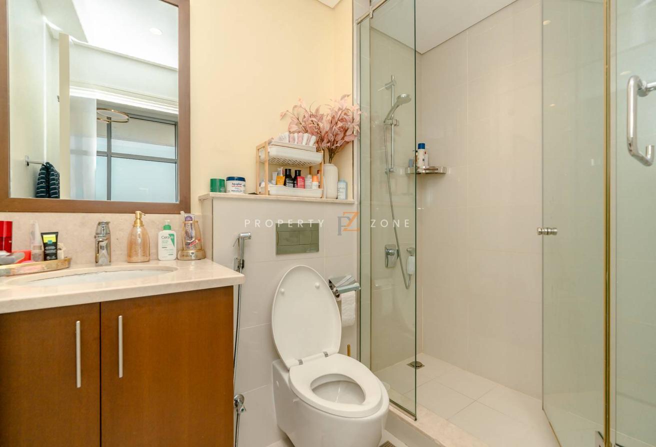 Luxury Upgraded | Fully Furnished | Contemporary photo 15