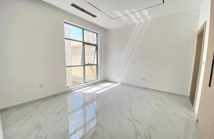 عمارة بالكامل - استوديو - 8 حمامات للبيع في 1 المويهات - المويهات - عجمان