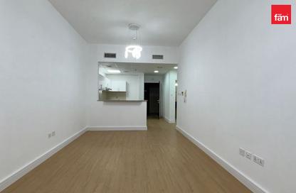 Apartment - 1 Bedroom - 1 Bathroom for rent in Mazaya 10A - Queue Point - Liwan - Dubai Apartment - 1 Bedroom - 1 Bathroom for rent in Mazaya 10A - Queue Point - Liwan - Dubai