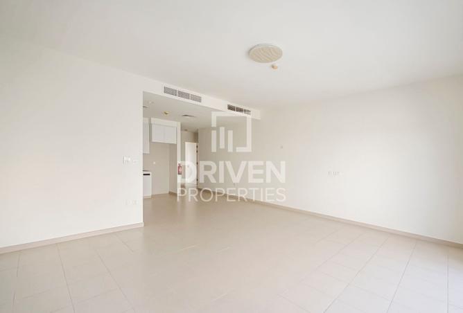 Spacious |12 Cheques | Single Row | Corner Block photo 3
