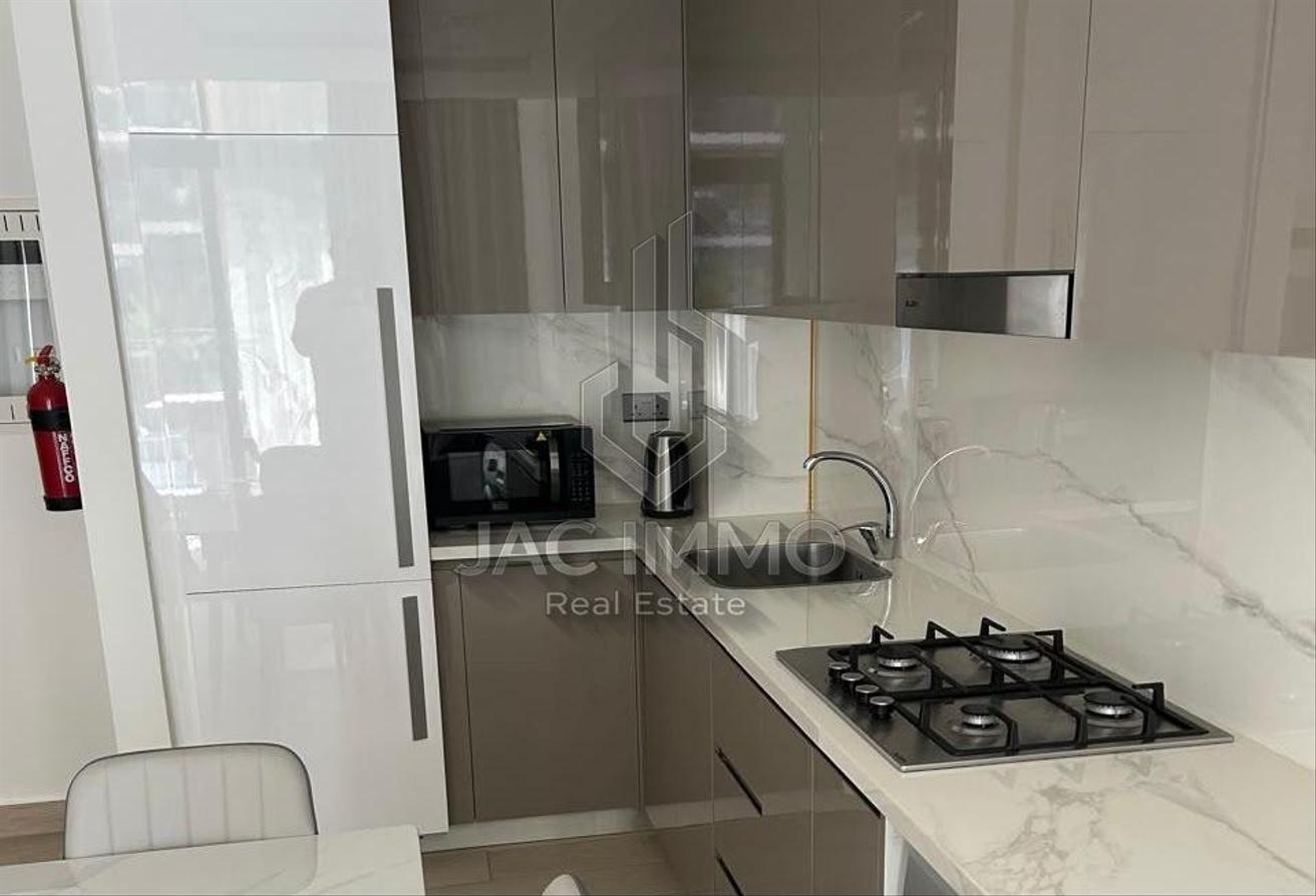 Contemporary| Bright Interiors| Scenic Views photo 5