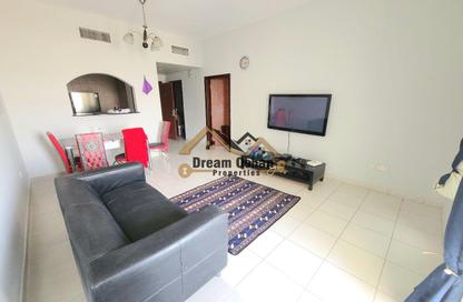 Apartment - 1 - 2 for rent in University View Block B - University View - Dubai Silicon Oasis - Dubai