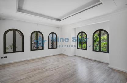 Villa - 4 - 4 for sale in Canal Cove Frond H - Canal Cove Villas - Palm Jumeirah - Dubai Villa - 4 - 4 for sale in Canal Cove Frond H - Canal Cove Villas - Palm Jumeirah - Dubai