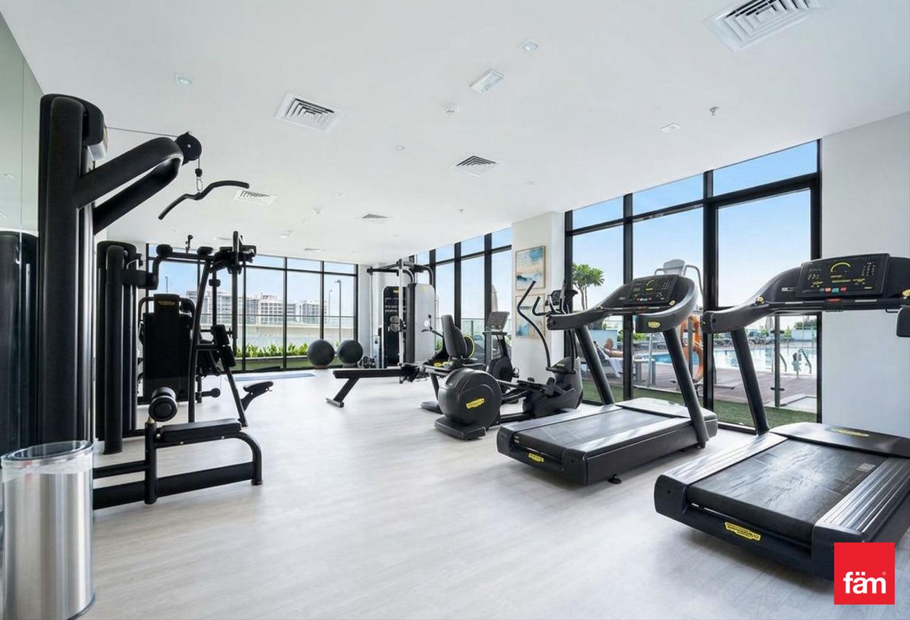 Waterfront | Prime Location | Modern Amenities photo 9