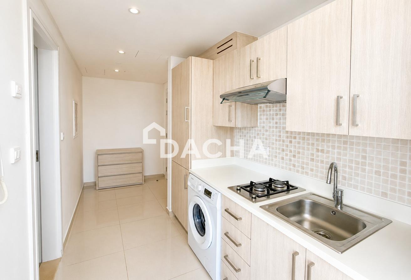Fully Furnished | High Floor | Vacant photo 5