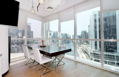 مكتب - غرفة نوم - 1 حمام للايجار في B2B  برج - الخليج التجاري - دبي