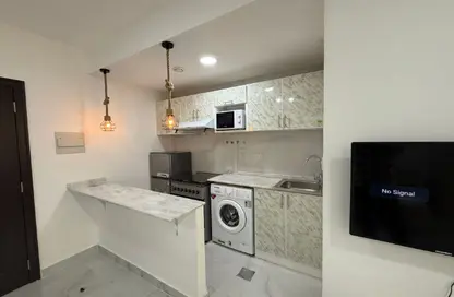 شقة - 1 حمام للايجار في شارع الكورنيش - أبوظبي