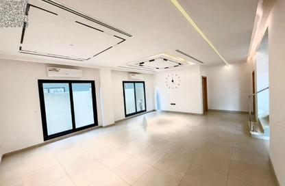 Villa - 4 - 5 for rent in Al Zaheya Gardens - Al Zahya - Ajman