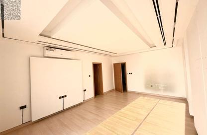Villa - 4 - 5 for rent in Al Zaheya Gardens - Al Zahya - Ajman