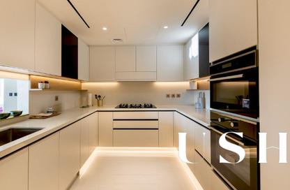 Apartment - 3 Bedrooms - 4 Bathrooms for sale in Boulevard Point - Downtown Dubai - Dubai