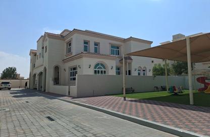 Villa - 4 Bedrooms - 5 Bathrooms for rent in Mohamed Bin Zayed Centre - Mohamed Bin Zayed City - Abu Dhabi